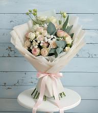 Букет цветов из:  Розы и Лизиантусы в Рамешках