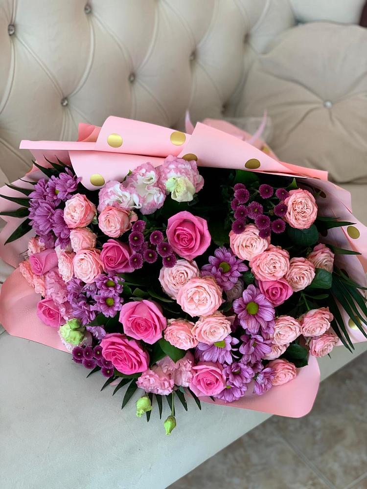 Букет цветов из: Хризантемы, Розы и Лизиантусы в Рамешках