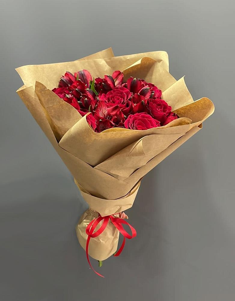 Букет цветов из: Альстромерии и Розы в Рамешках