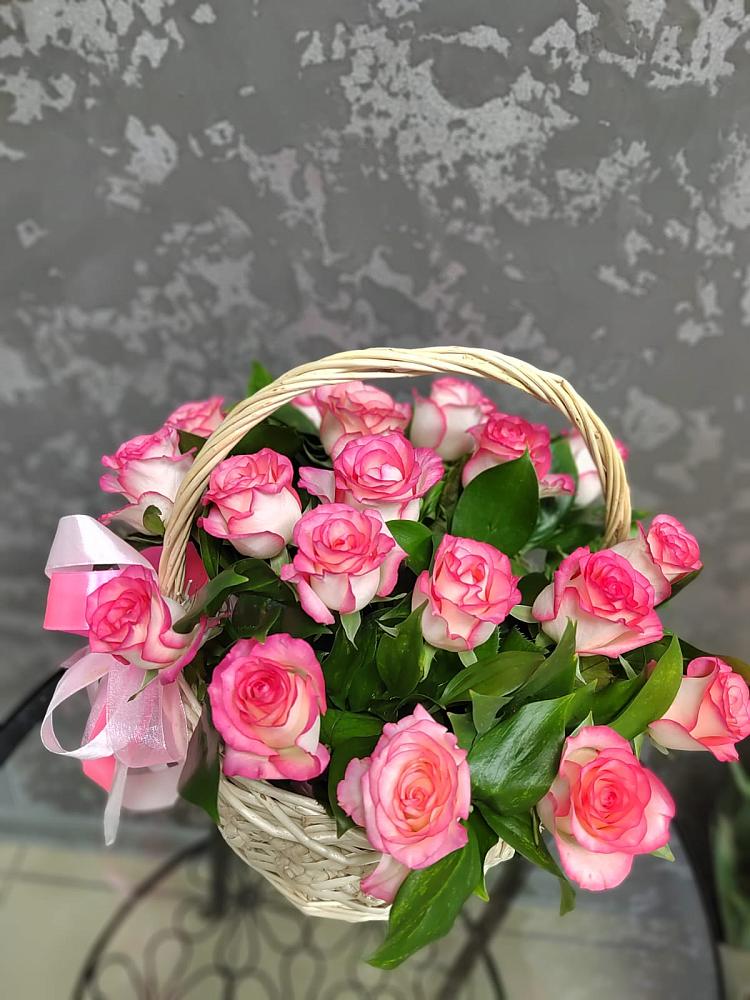 Цветочная композиция из Розы в корзине в Рамешках