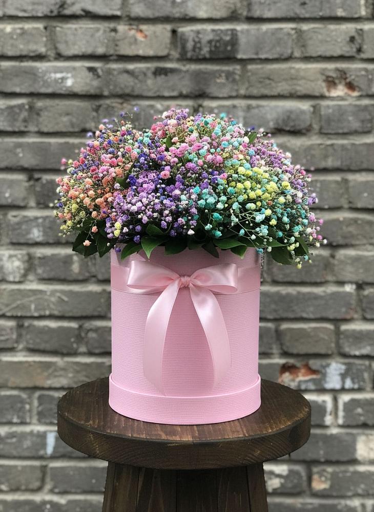 Цветочная композиция из Гипсофила и Розы в шляпной коробке в Рамешках