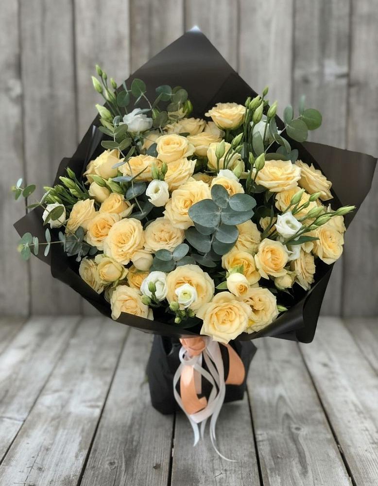 Букет цветов из: Розы и Лизиантусы в Рамешках