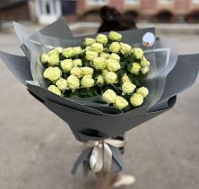 Букет Белые кустовые розы Солинеро в Рамешках