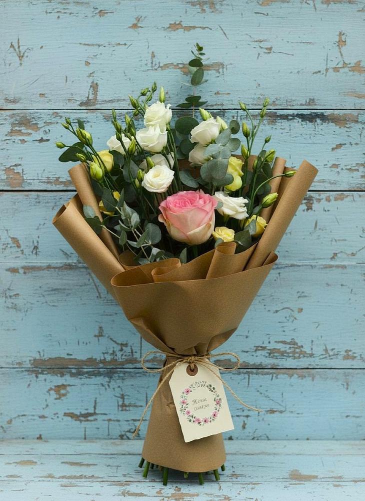 Букет цветов из: Розы и Лизиантусы в Рамешках