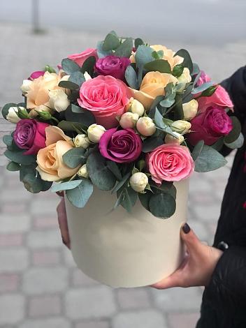 Цветочная композиция из Розы в шляпной коробке в Рамешках
