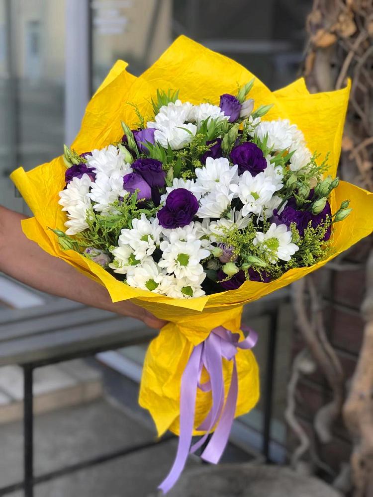 Букет цветов из: Ирисы, Хризантемы и Ромашки в Рамешках