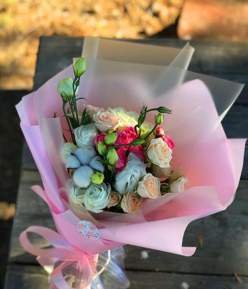 Букет цветов из: Розы и Лизиантусы в Рамешках