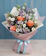 Букет цветов из:  Лизиантусы, Розы, Альстромерии и Гипсофила в Рамешках