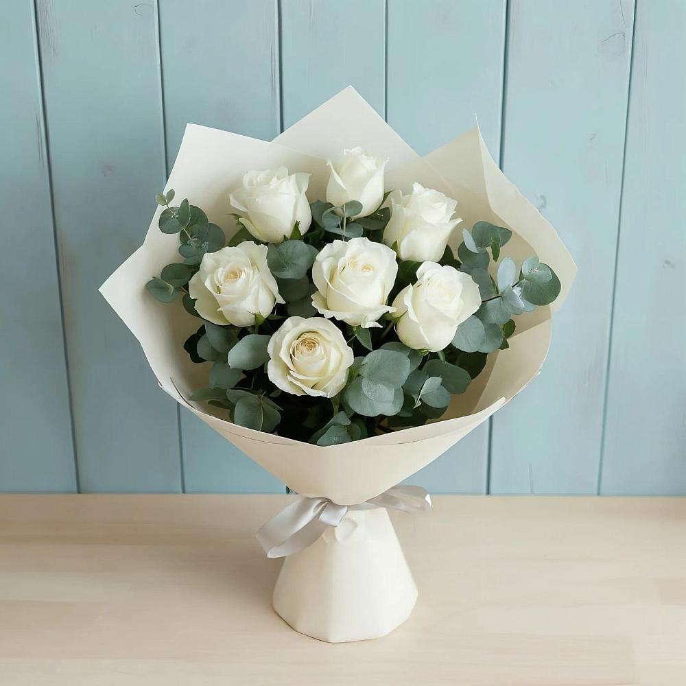 Букет Белые розы в Эвкалипте в Рамешках