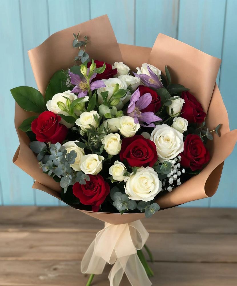 Букет цветов из: Розы и Альстромерии в Рамешках