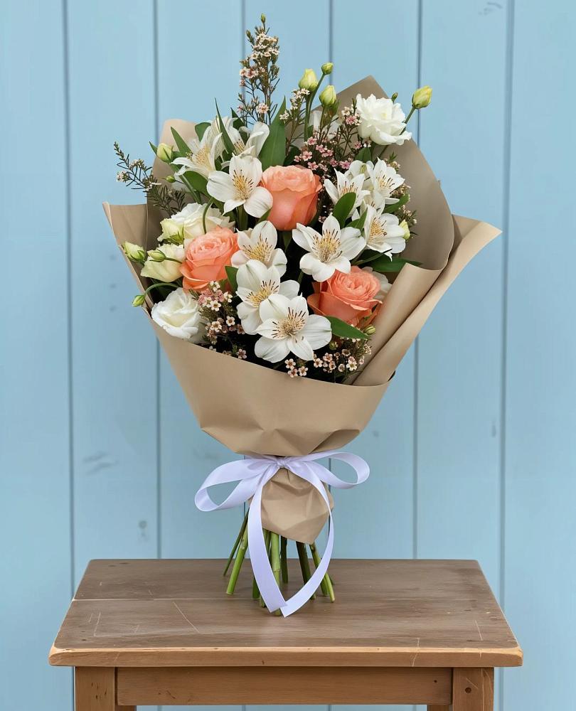 Букет цветов из: Альстромерии, Лизиантусы, Розы и Хризантемы в Рамешках